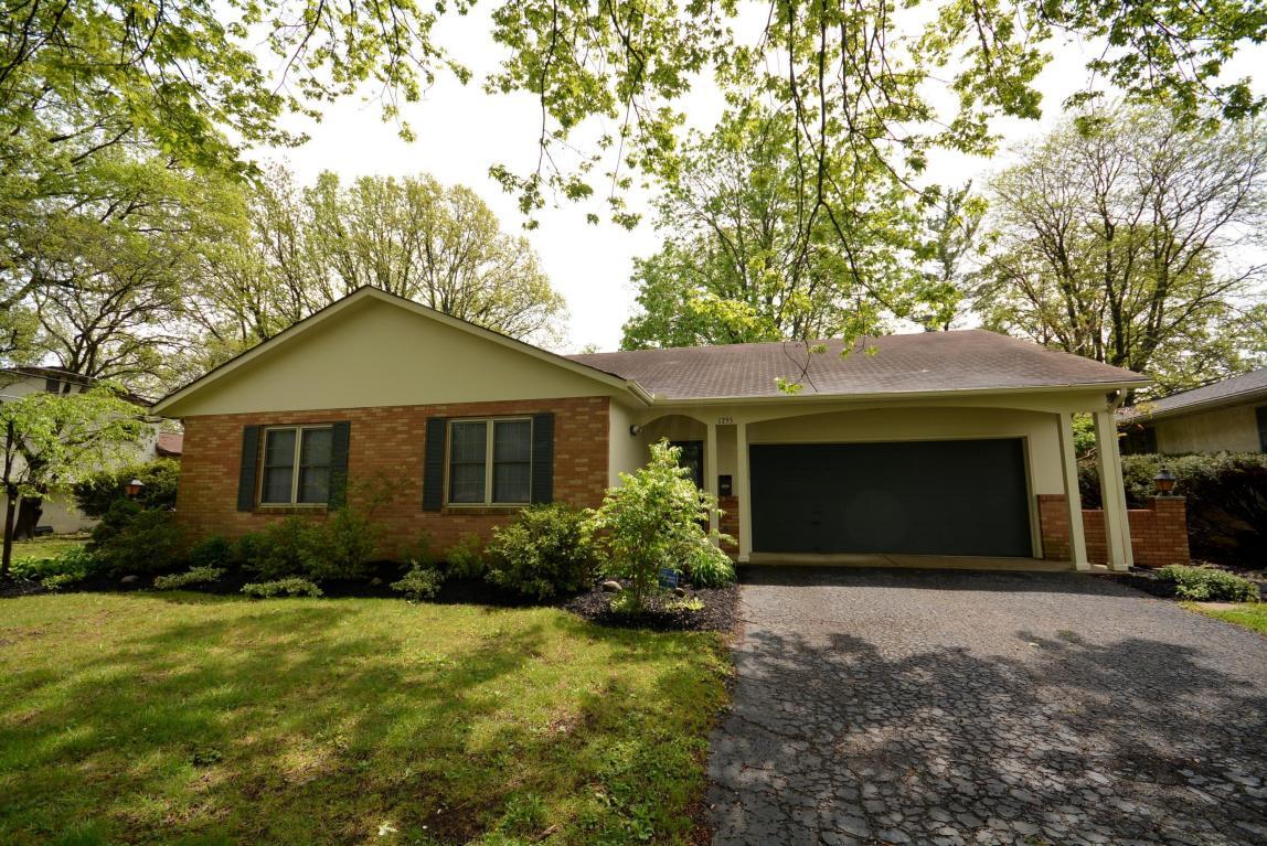 Property Photo: 1755 Ivyhill S Loop OH 43229