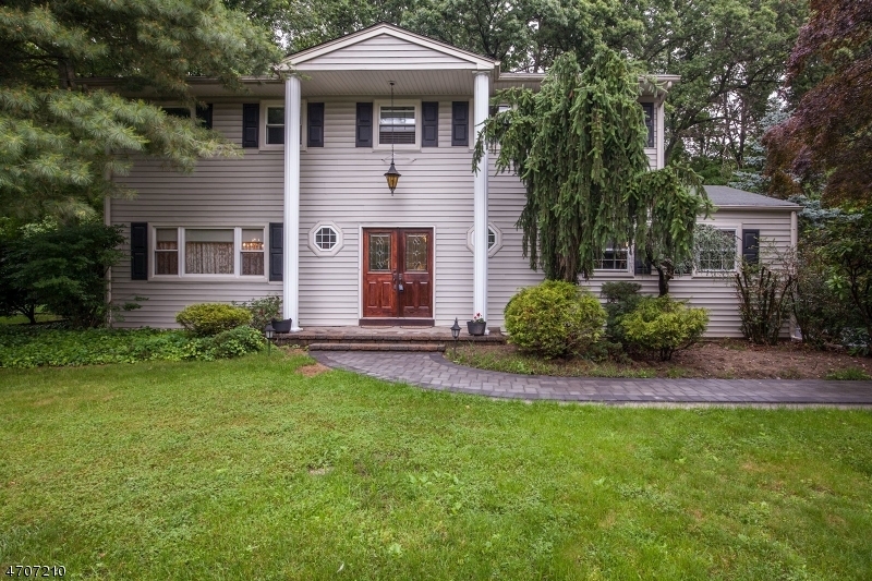 Property Photo:  10 Bristol Ct  NJ 08816 