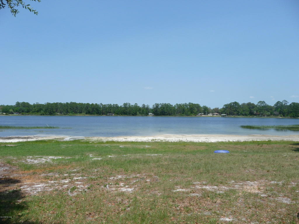 Property Photo: 200 Silver Lake Terrace FL 32177