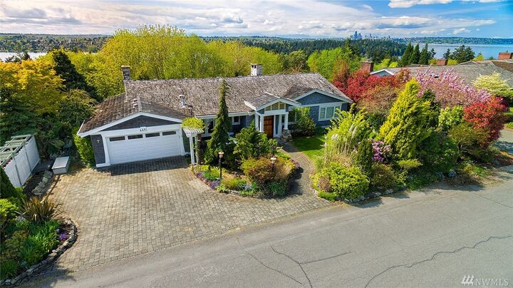 Property Photo: 6521 82nd Ave SE WA 98040