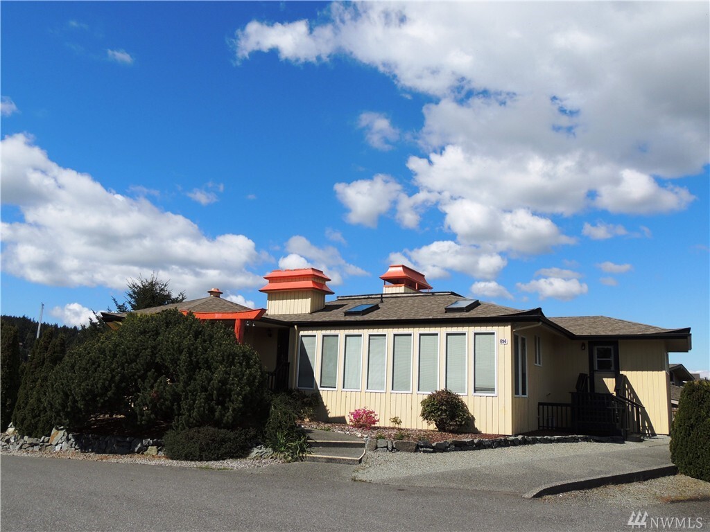 Property Photo: 814 Shoshone Dr WA 98257
