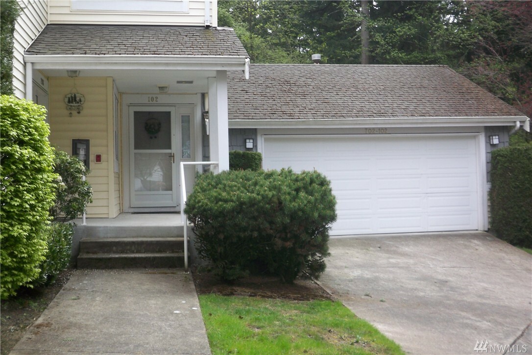 Property Photo:  702 228th St SW L102  WA 98021 