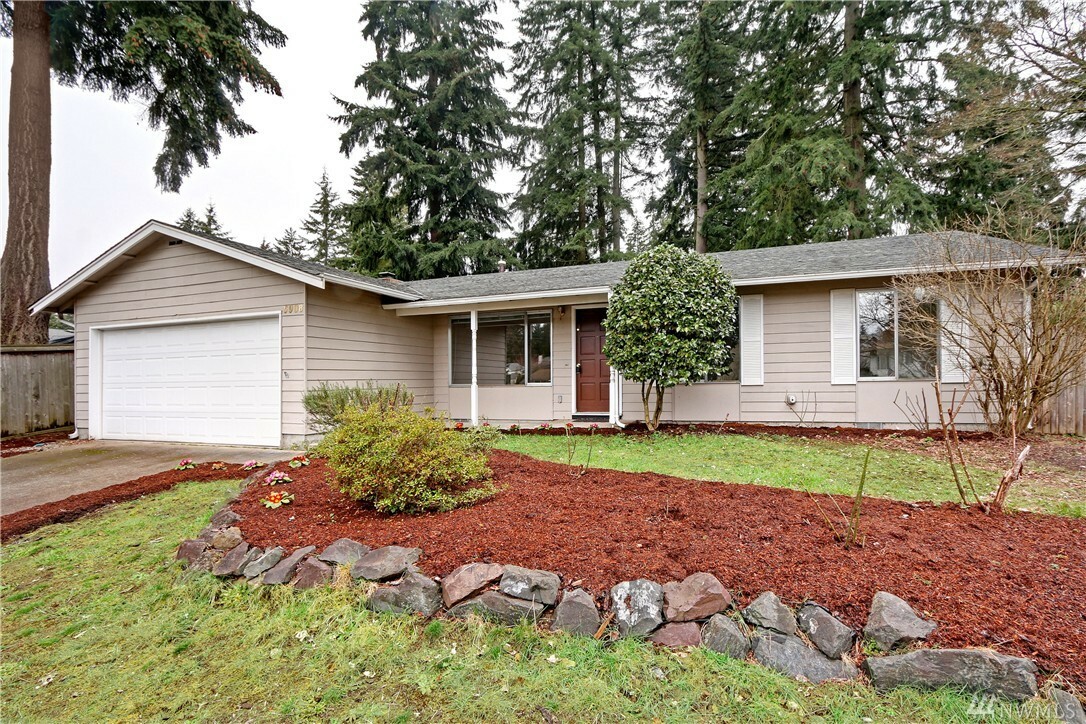 Property Photo:  6908 132nd Place NE  WA 98052 