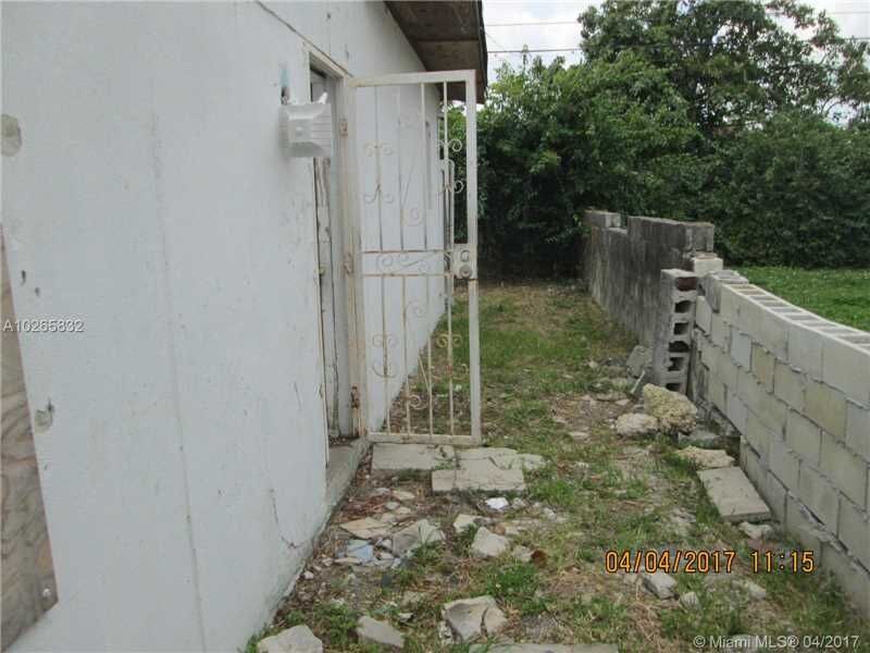 Property Photo:  758 NW 77th St  FL 33150 