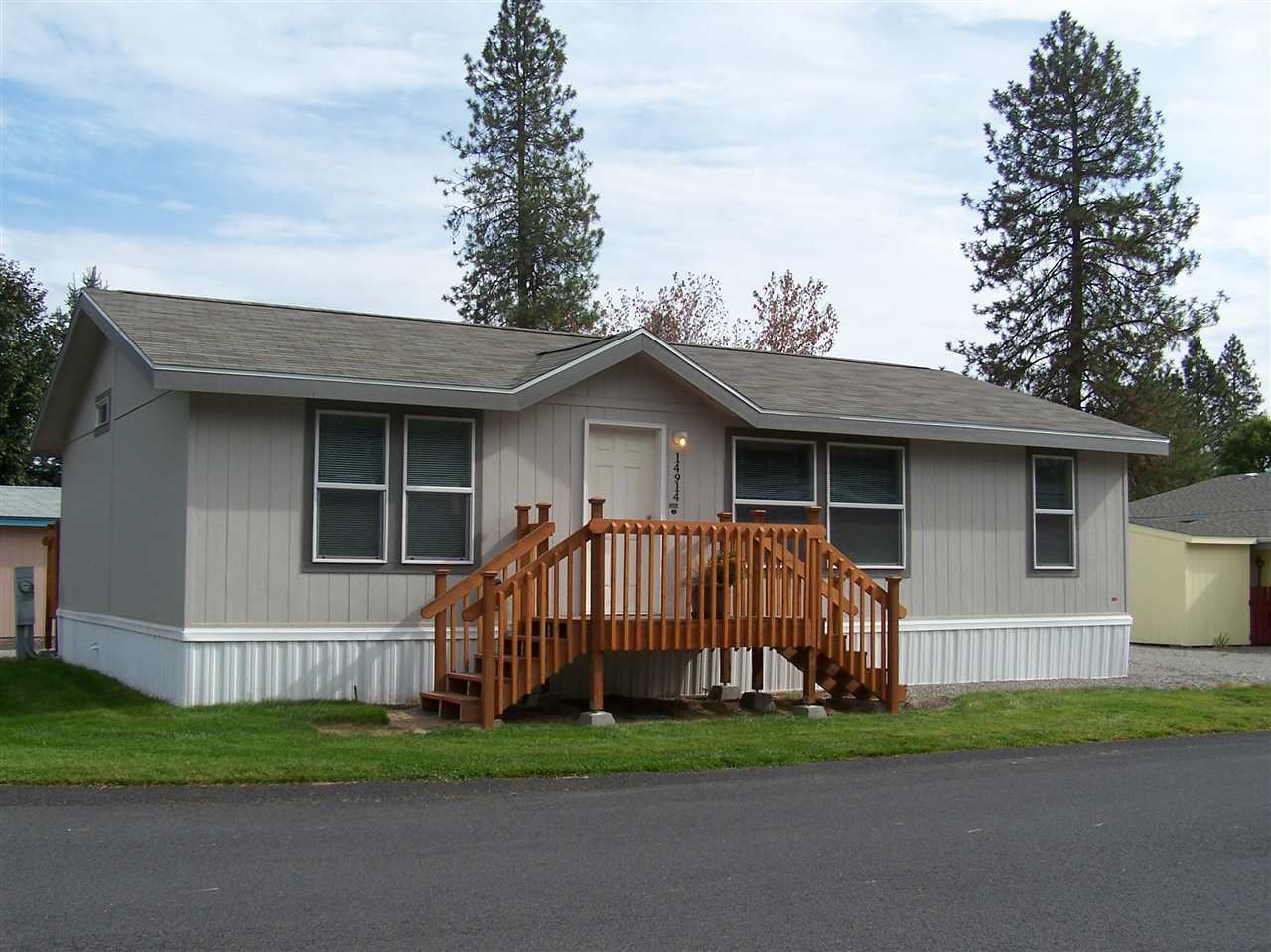 Property Photo: 14914 N McClean Ln WA 99021-8919