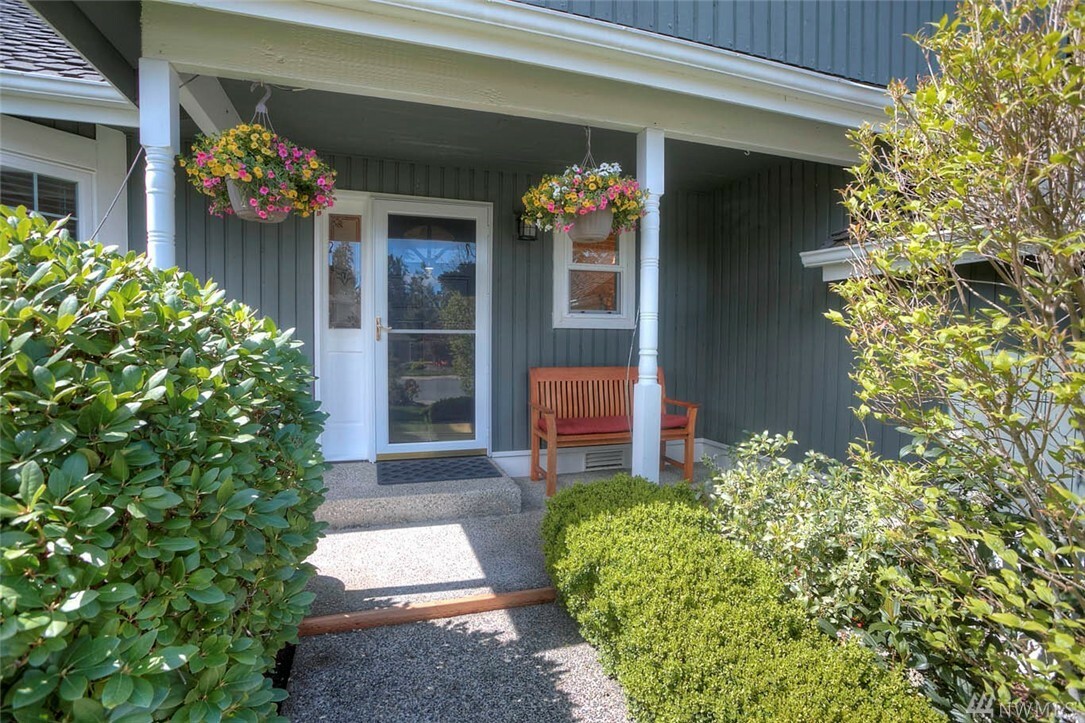 Property Photo: 24535 SE 43rd Place WA 98029