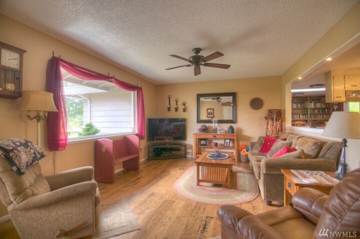 Property Photo: 822 Jasper Ave NE WA 98506