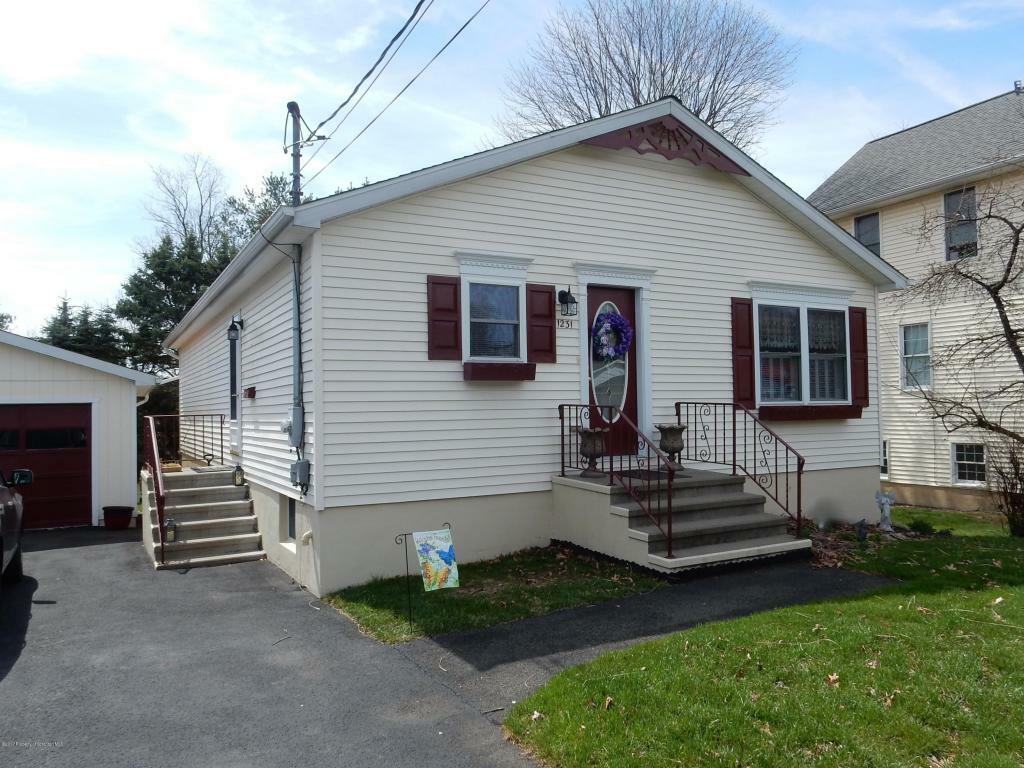 1231 W State Street  Archbald PA 18403 photo