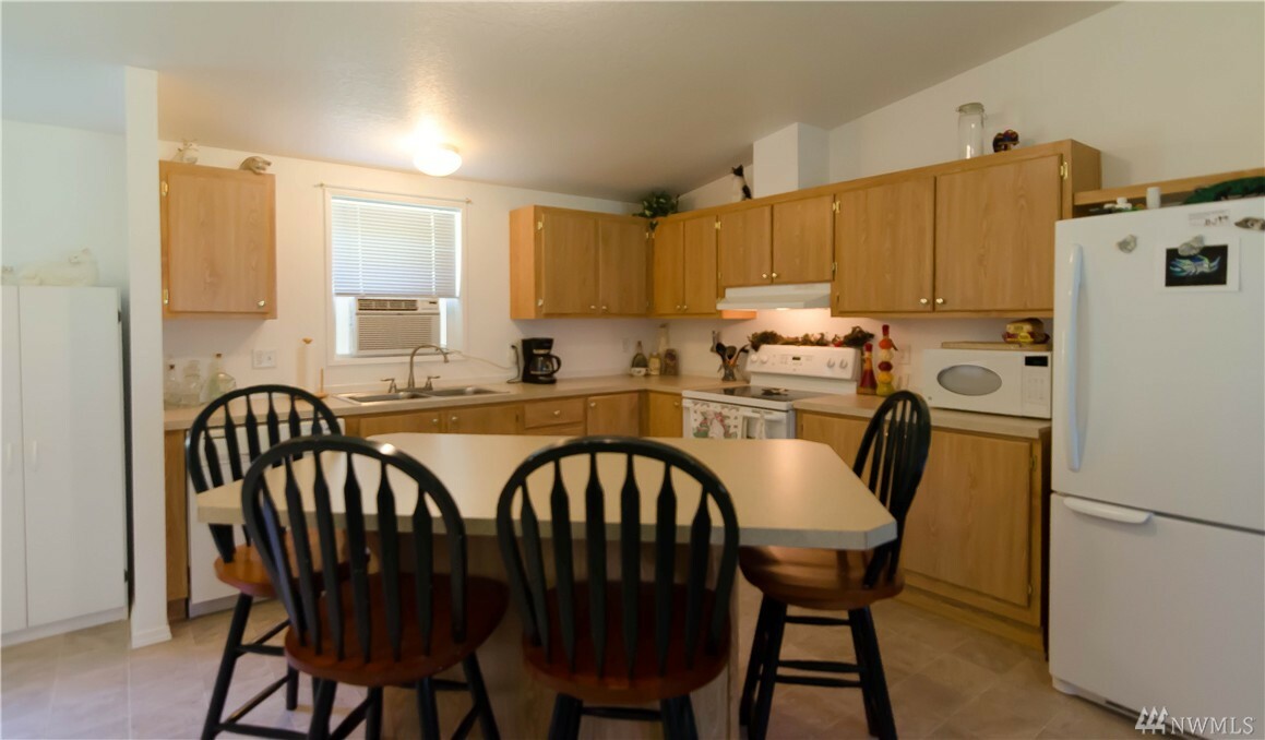 Property Photo: 34512 2nd Ave E WA 98580