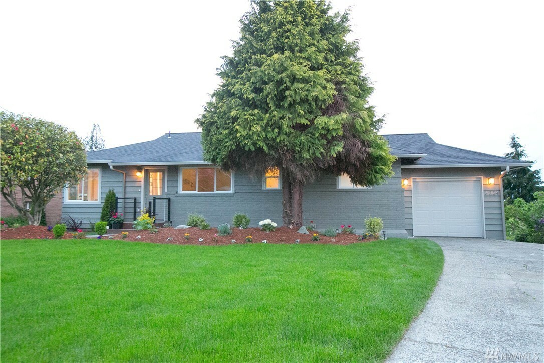 Property Photo:  6524 S Hazel St  WA 98178 