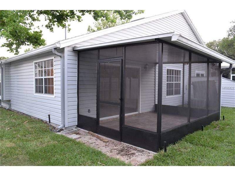 Property Photo: 963 Malden Court FL 32750