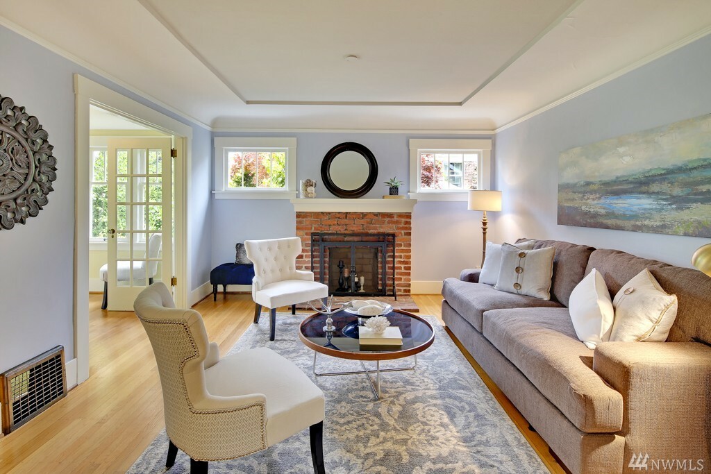 Property Photo: 7459 Gatewood Rd SW WA 98136