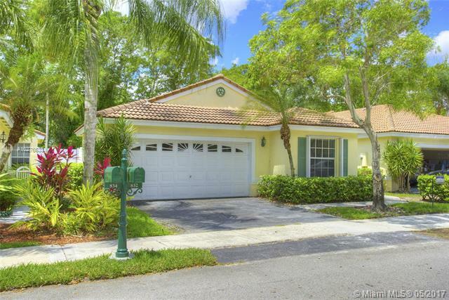 Property Photo:  832 Garnet Cir  FL 33326 