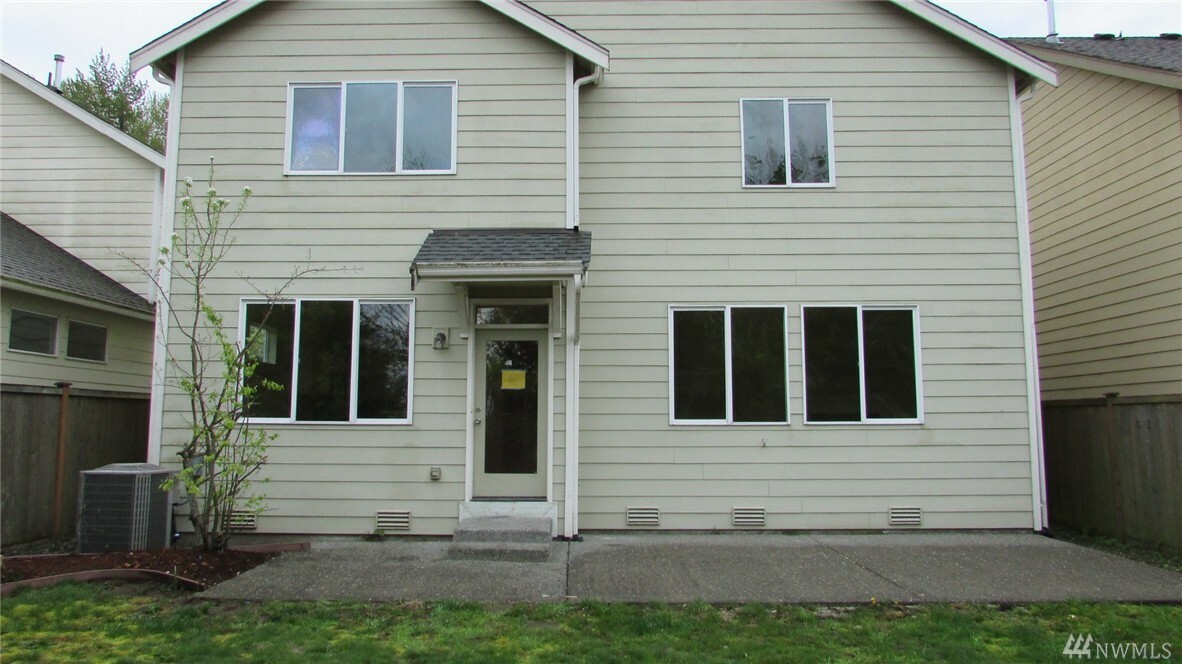 Property Photo:  3106 Destination Ave E  WA 98424 