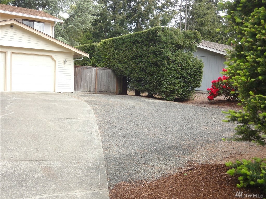 Property Photo:  6211 50th St Ct W  WA 98467 