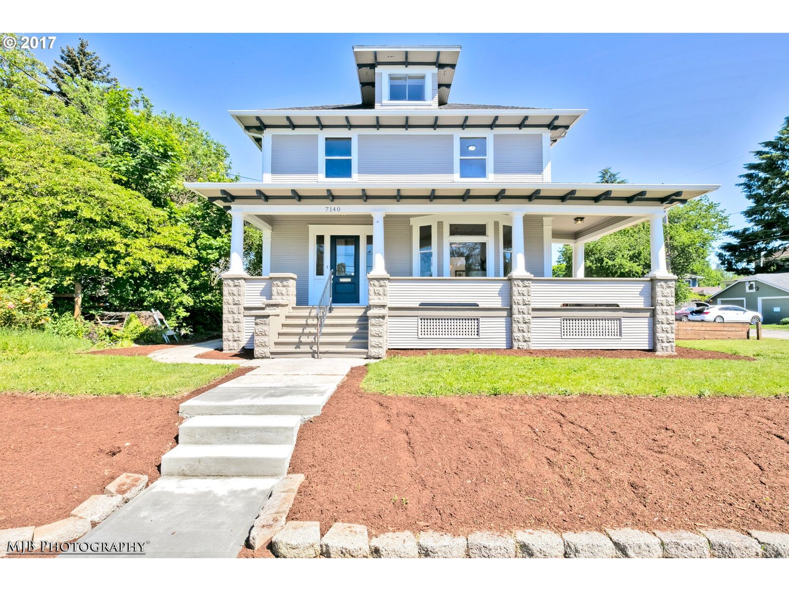 Property Photo:  7140 N Fiske Ave  OR 97203 