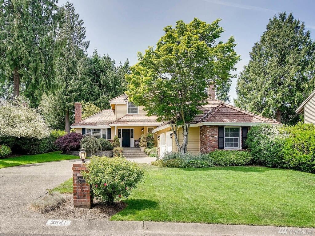 Property Photo:  3841 203rd Ave NE  WA 98074 