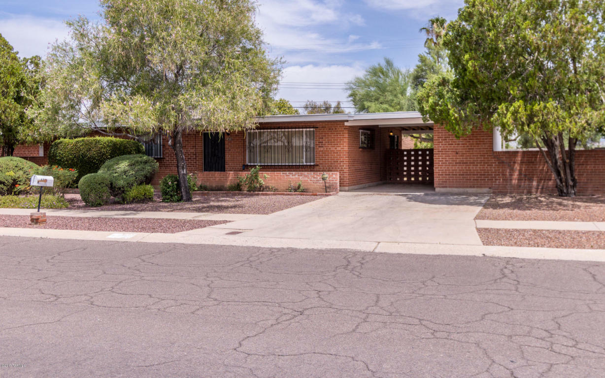 Property Photo:  4741 E Bermuda Street  AZ 85712 