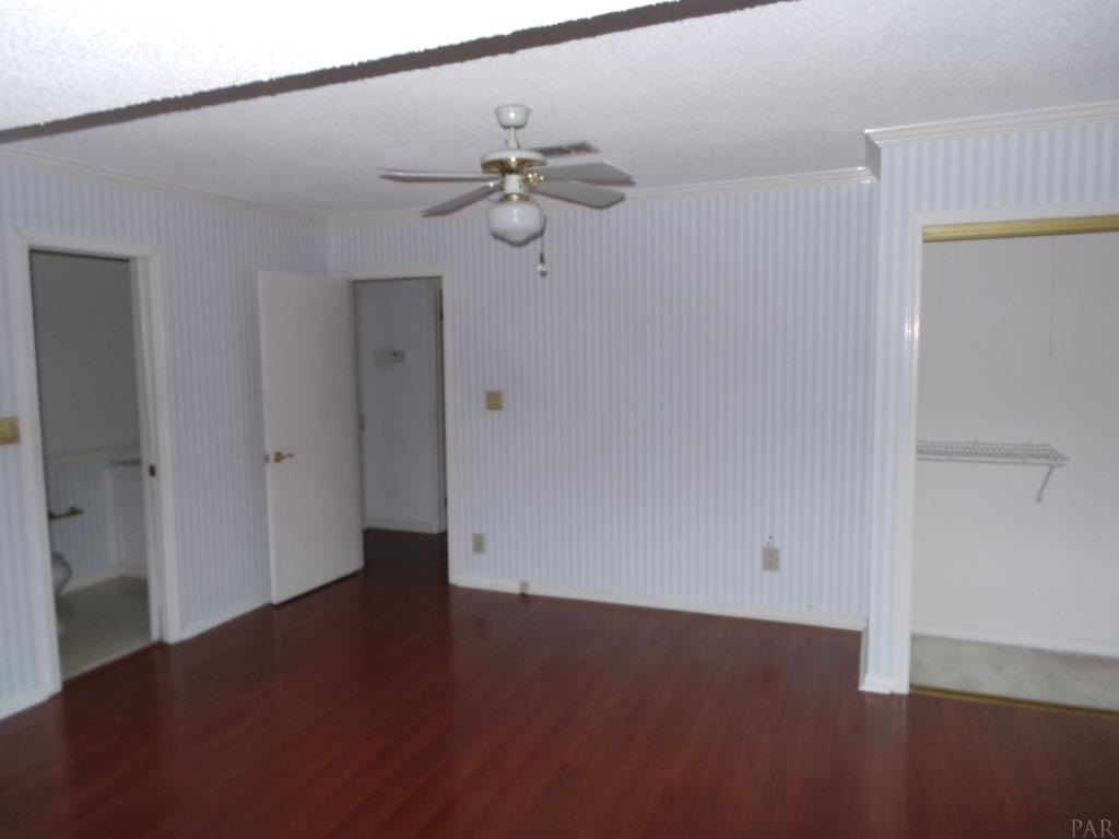 Property Photo:  8800 Thunderbird Dr  FL 32514 