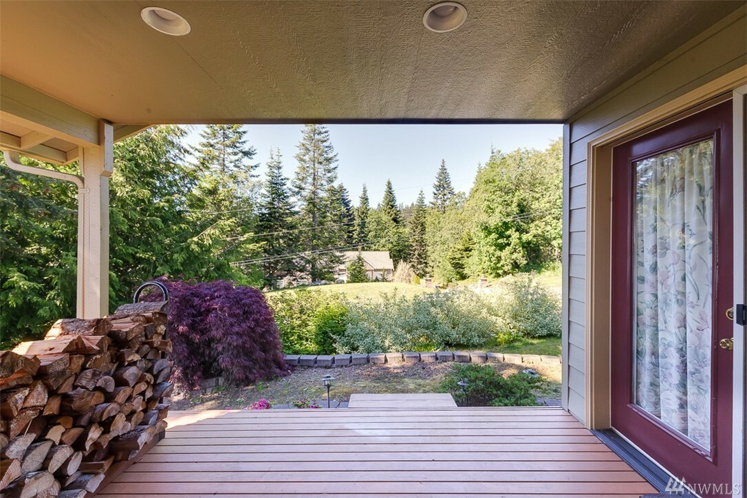 Property Photo: 637 Pathfinder WA 98282