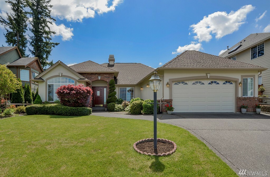 Property Photo: 13721 SE 253rd St WA 98042