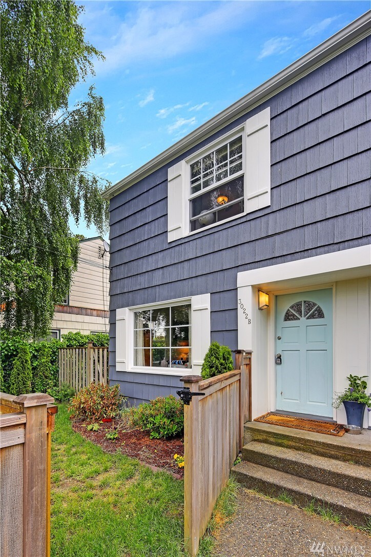 Property Photo: 3022 31st Ave W B WA 98199