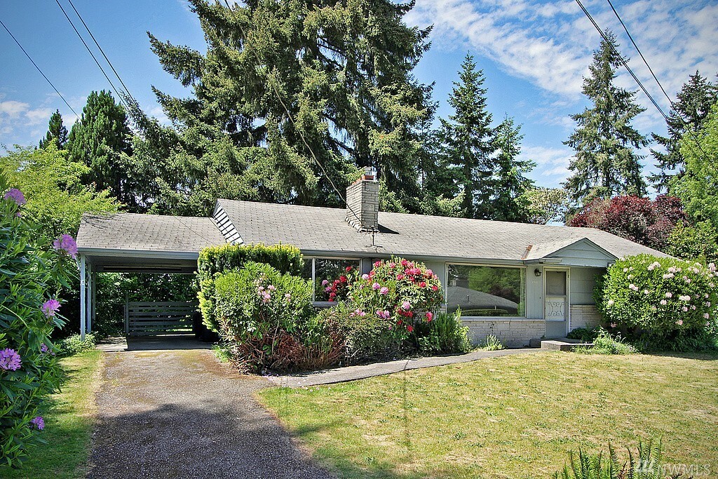 Property Photo:  1318 N 176th St  WA 98133 