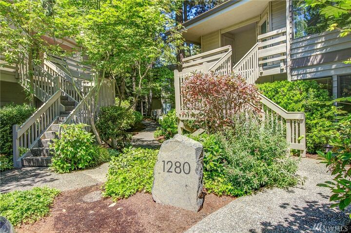 1280 Bellevue Wy NE 2  Bellevue WA 98004 photo