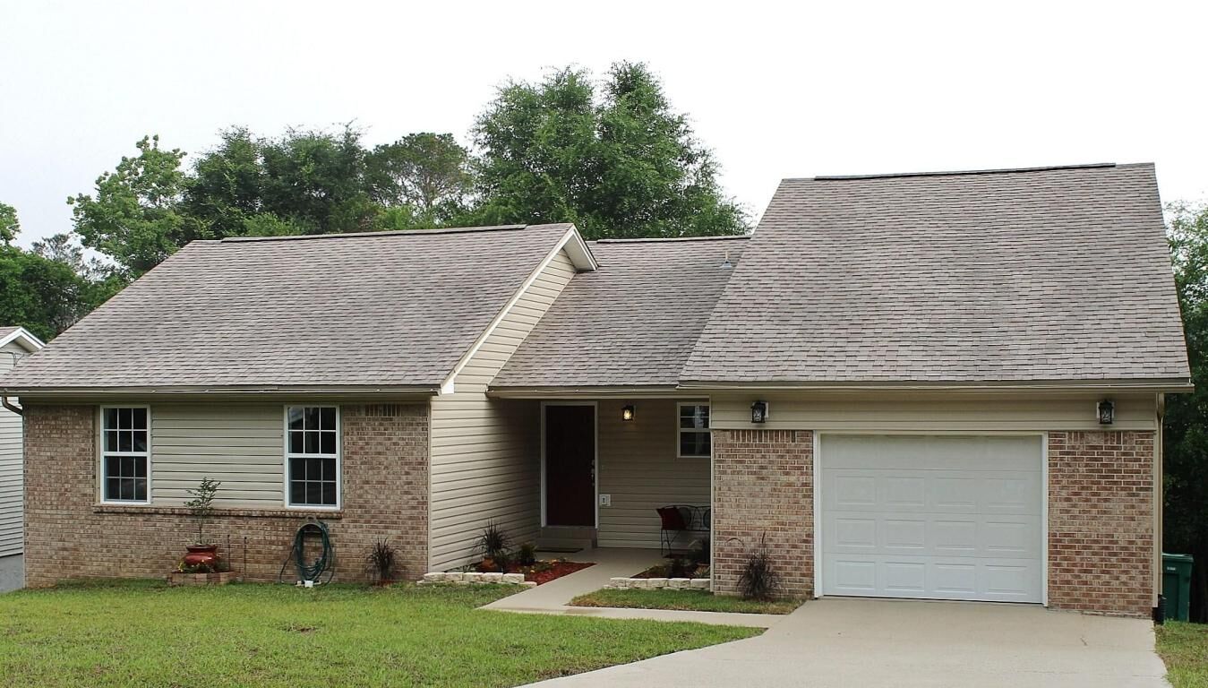 Property Photo:  225 Honeysuckle Way  FL 32578 