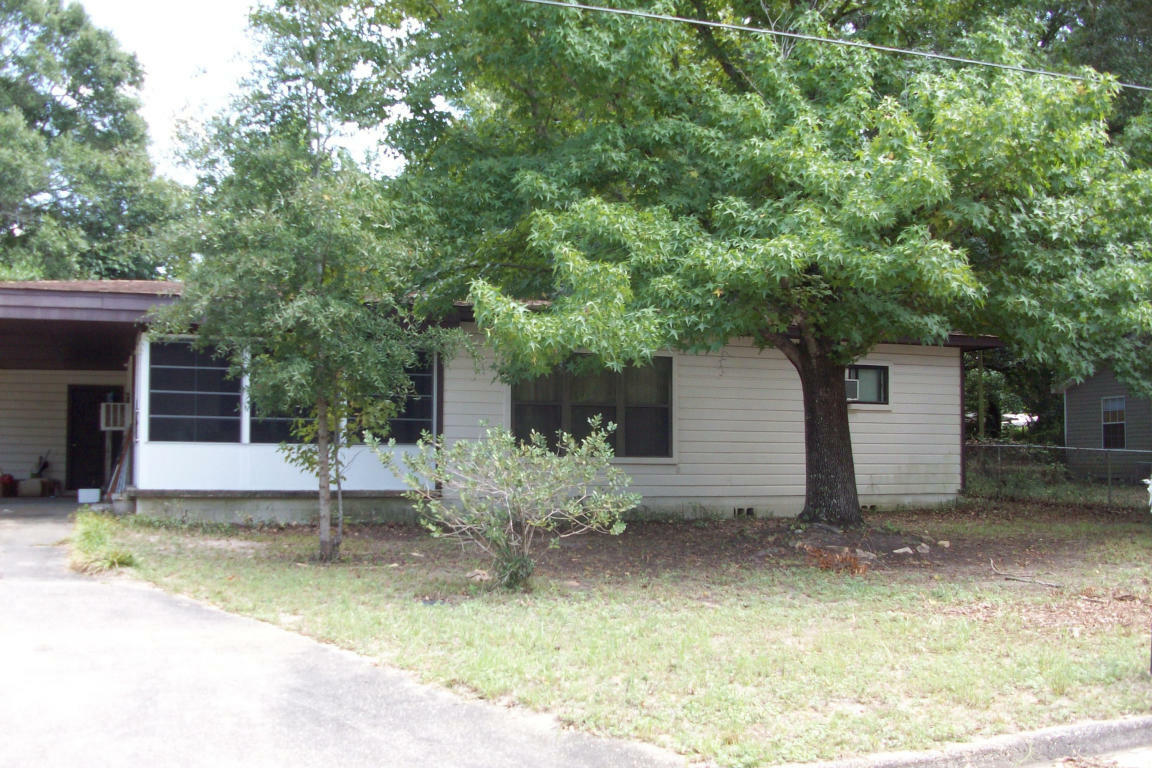 Property Photo:  247 Holland Street  FL 32536 