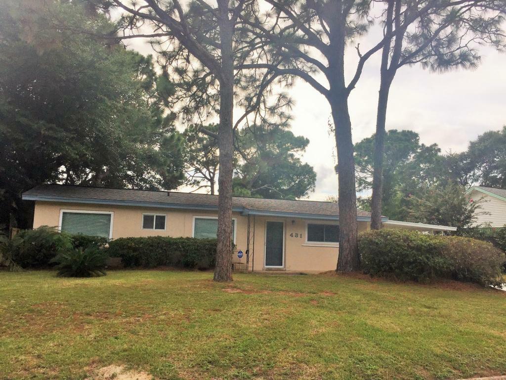 Property Photo:  431 Stonehenge Drive  FL 32569 