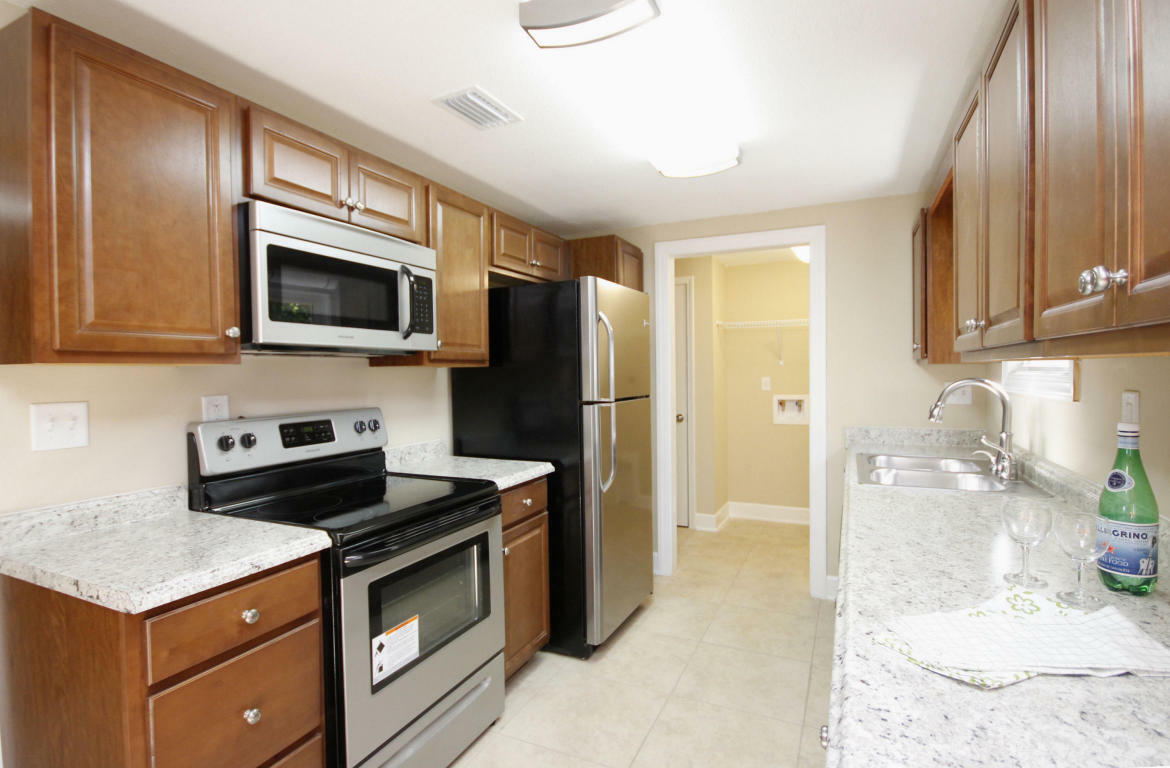 Property Photo: 816 Patio FL 32547