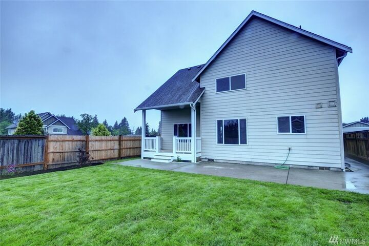 Property Photo: 3102 Dakota Dr WA 98274
