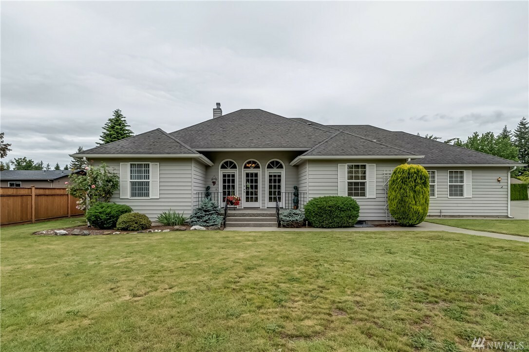 Property Photo: 201 S Garden Dr WA 98264