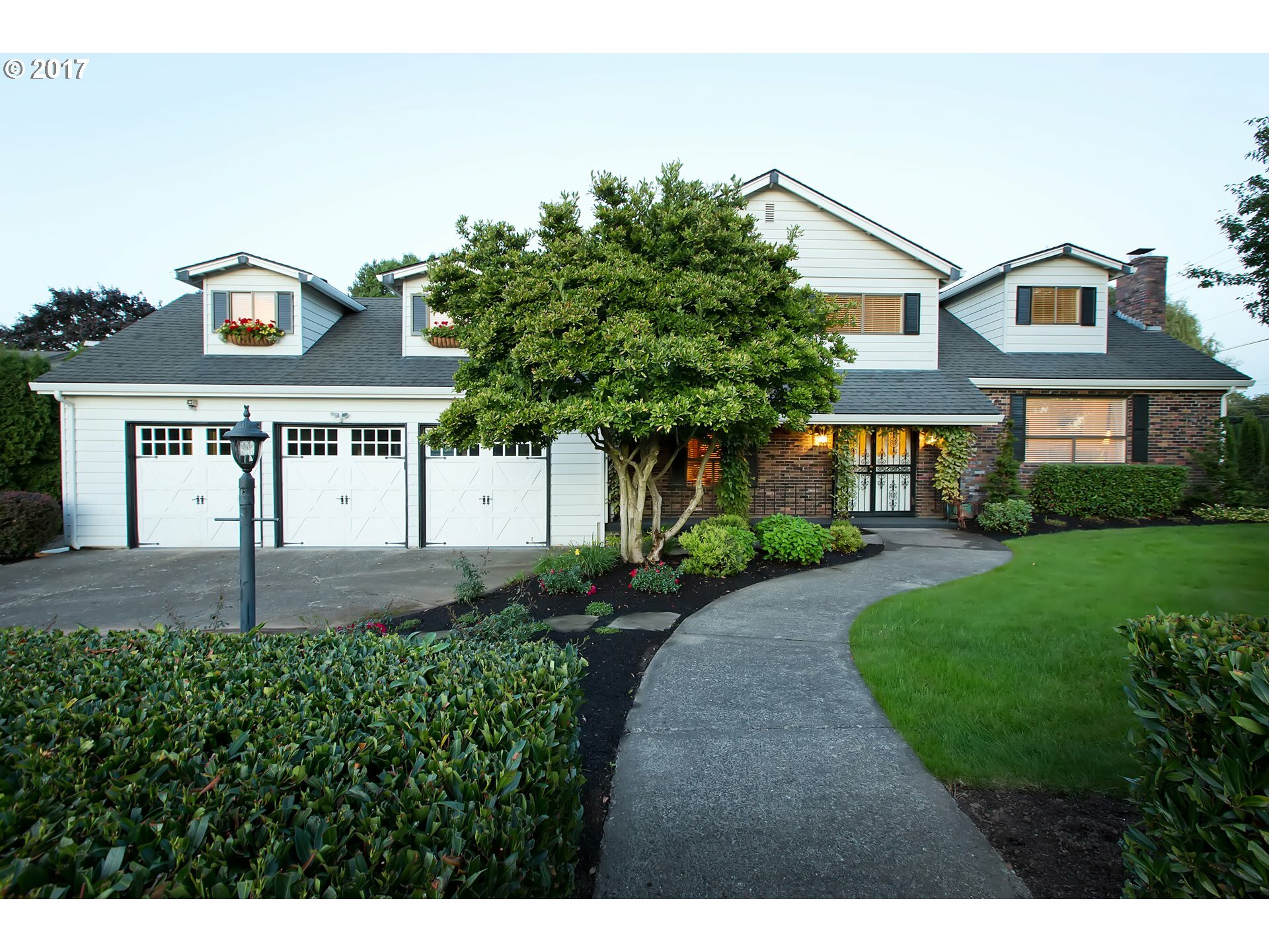 Property Photo: 13501 NW 44th Ave WA 98665