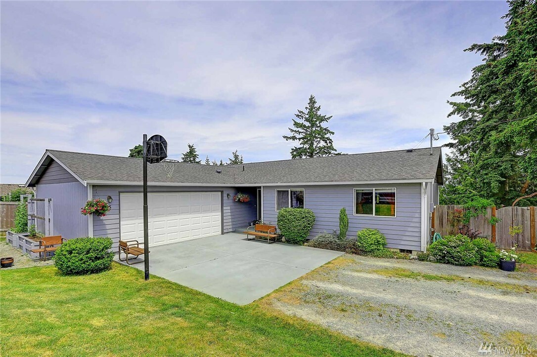 Property Photo:  535 Dan St  WA 98282 