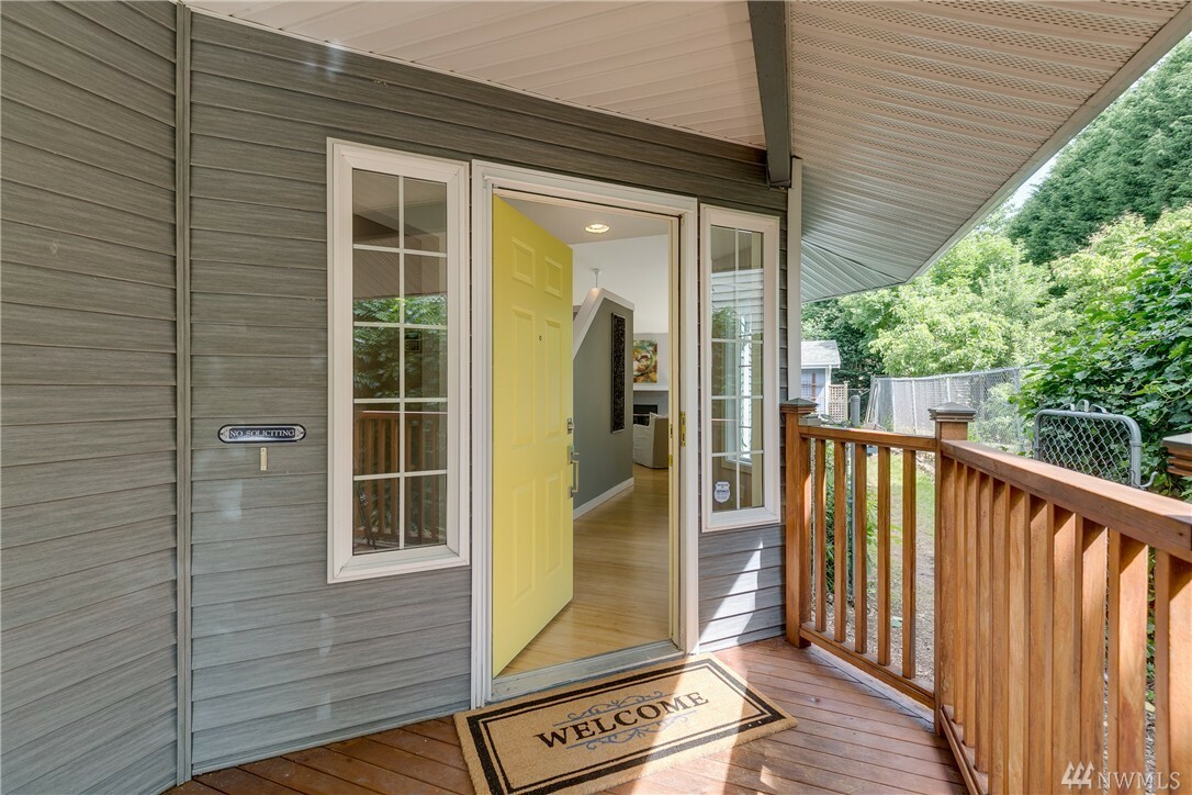 Property Photo:  1508 F SW Webster St  WA 98106 