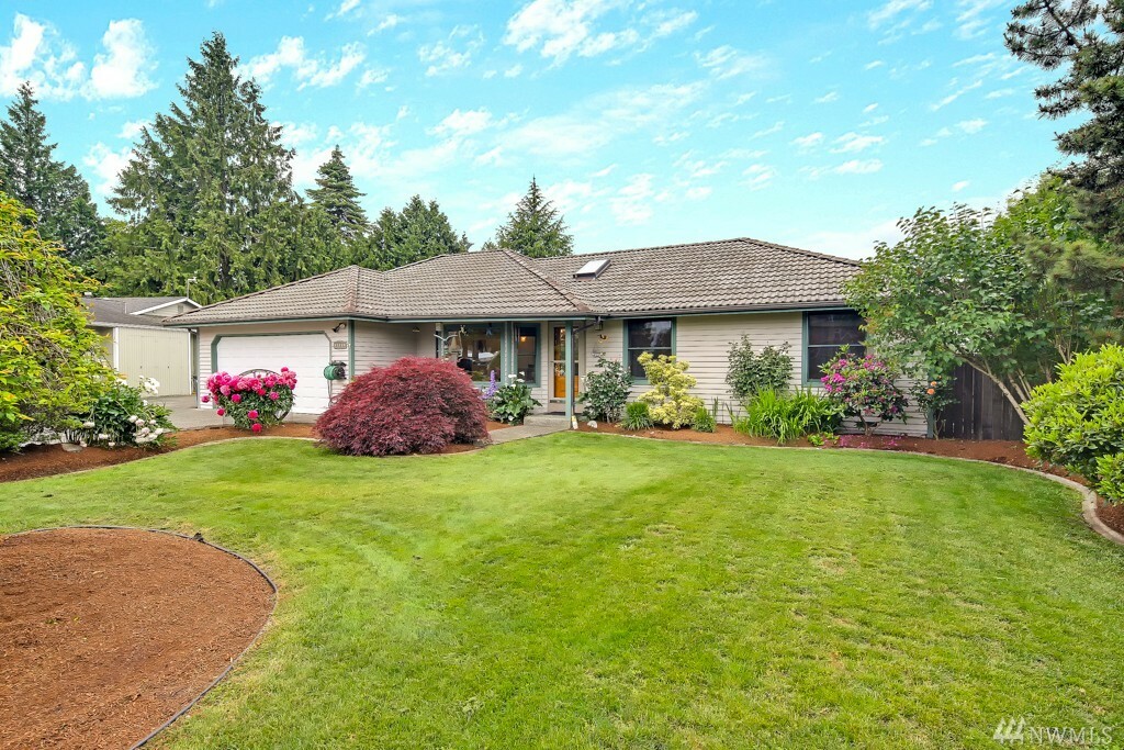 Property Photo:  20532 6th Place W  WA 98036 