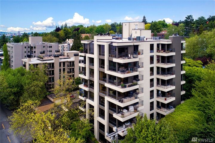 Property Photo:  714 Bellevue Ave E 301  WA 98102 