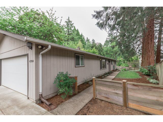 Property Photo:  4704 SW 57th Ave  OR 97221 