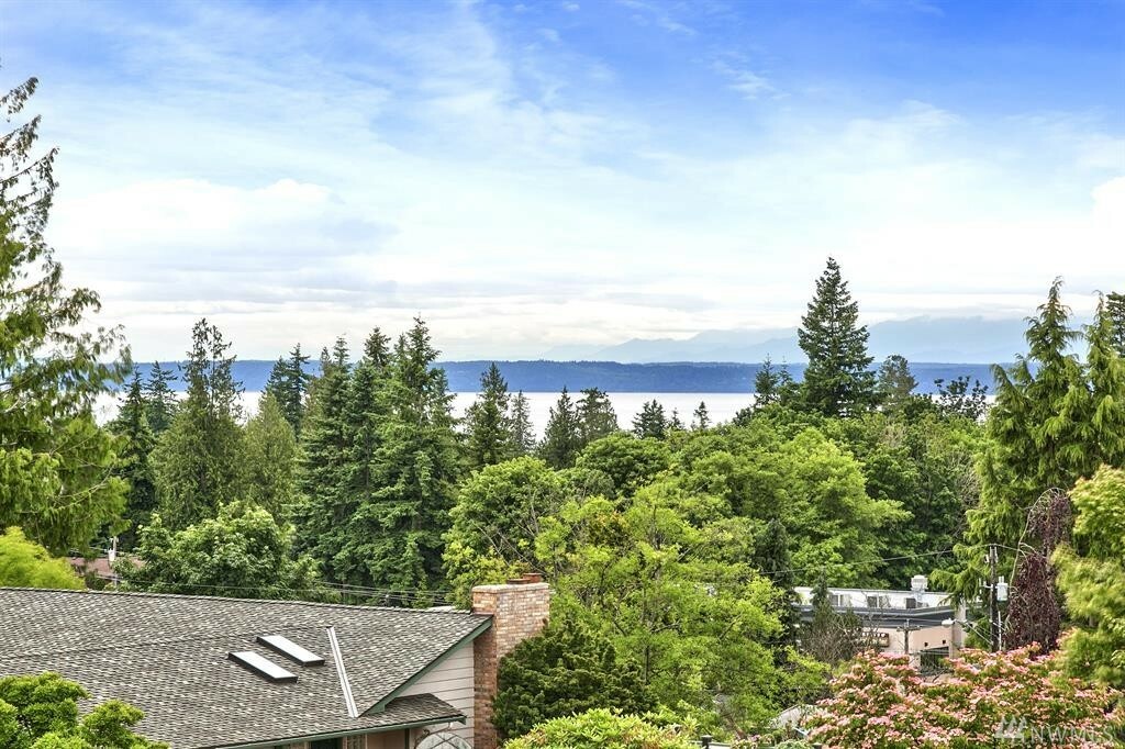 Property Photo:  4713 78th Place SW  WA 98275 