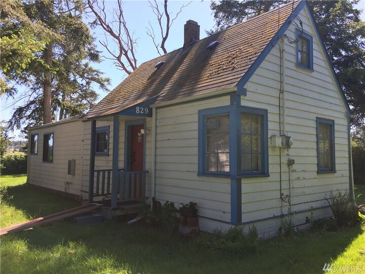 Property Photo:  773 Miller Rd  WA 98277 