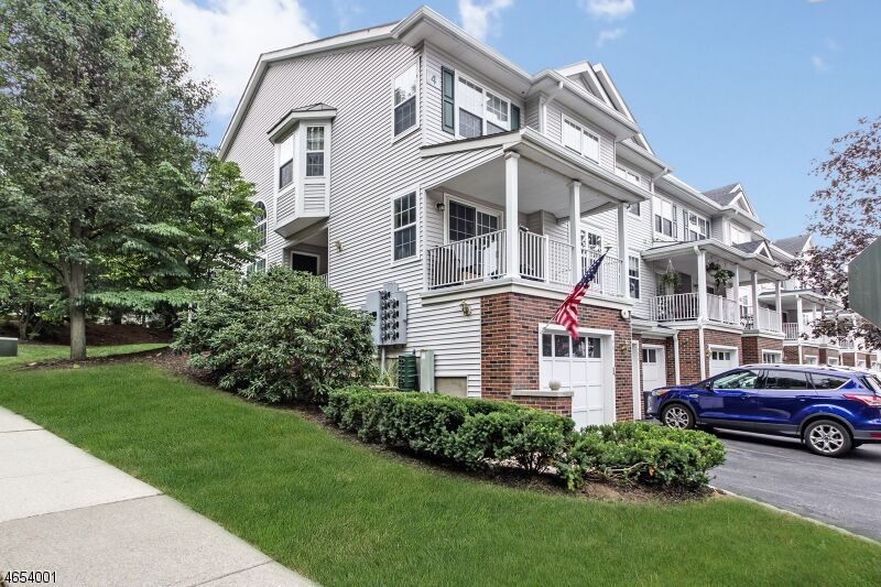 Property Photo:  402 Dalton Ct  NJ 07834 