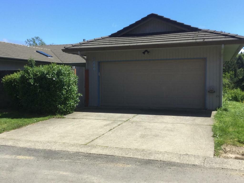 Property Photo: 4686 Windward Place OR 97367