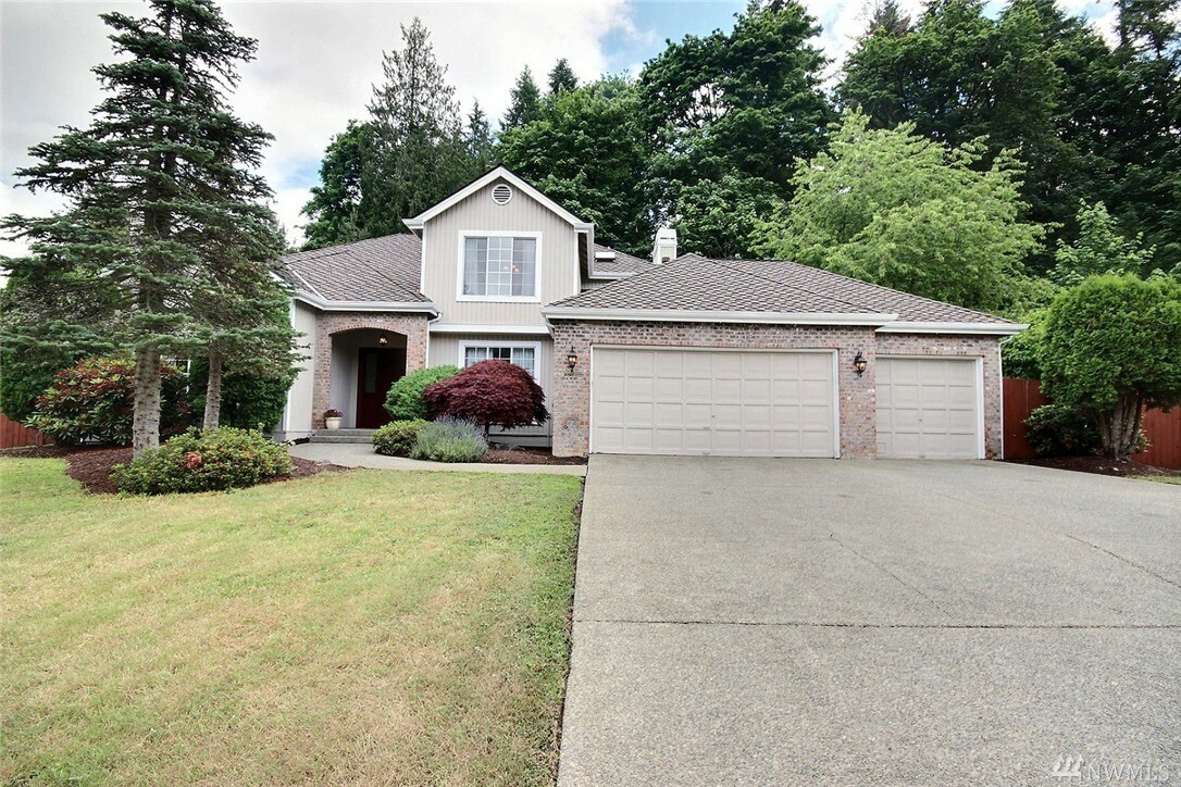 Property Photo: 18008 SE 282nd Ct WA 98042