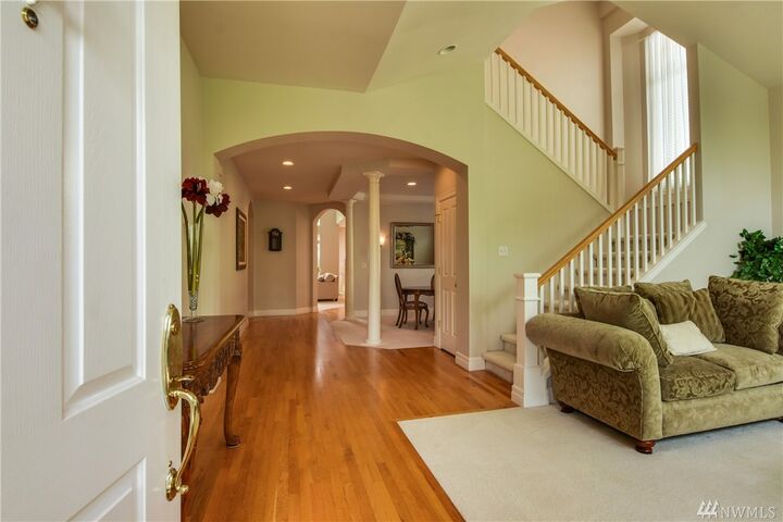 Property Photo: 2007 NE 33rd Place WA 98056