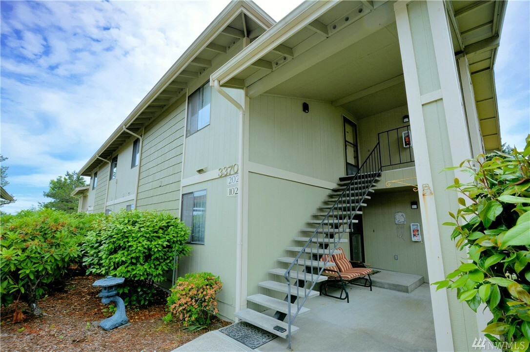 Property Photo:  3370 Narrows View Lane NE 102  WA 98310 