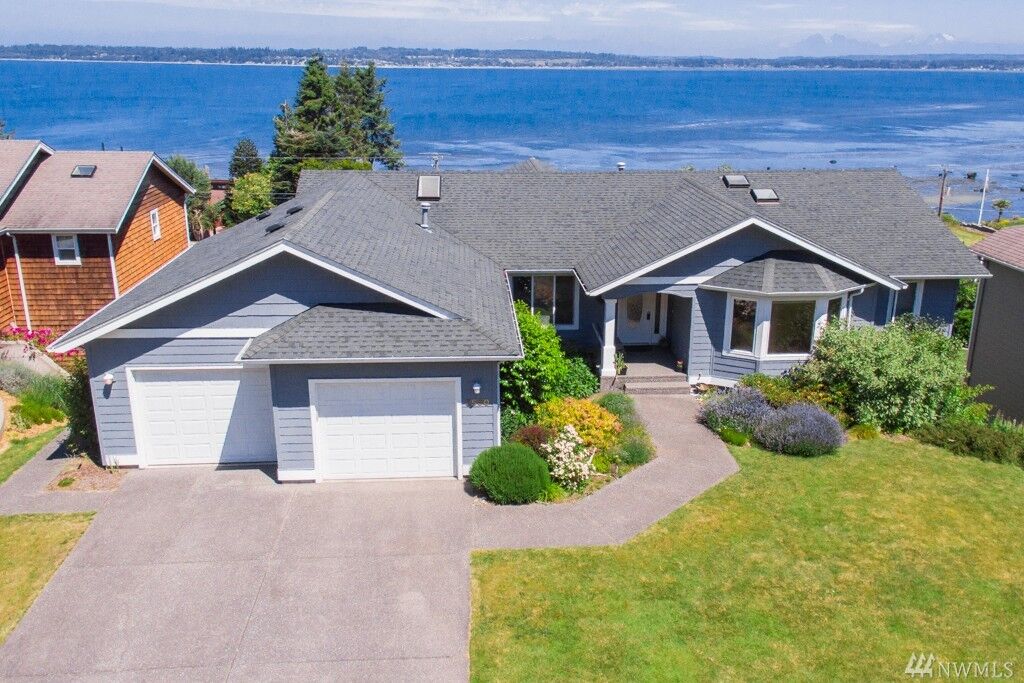 Property Photo:  5590 Whitehorn Wy  WA 98230 