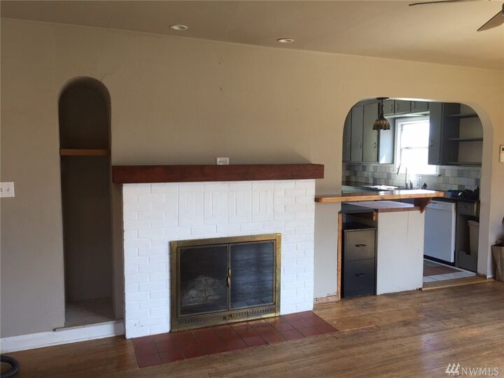 Property Photo: 700 Park St WA 98250