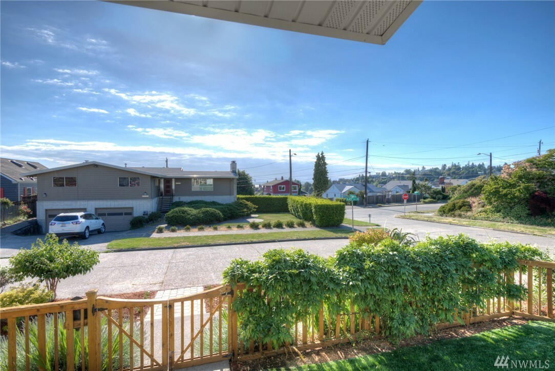 Property Photo: 5202 45th Ave SW WA 98136